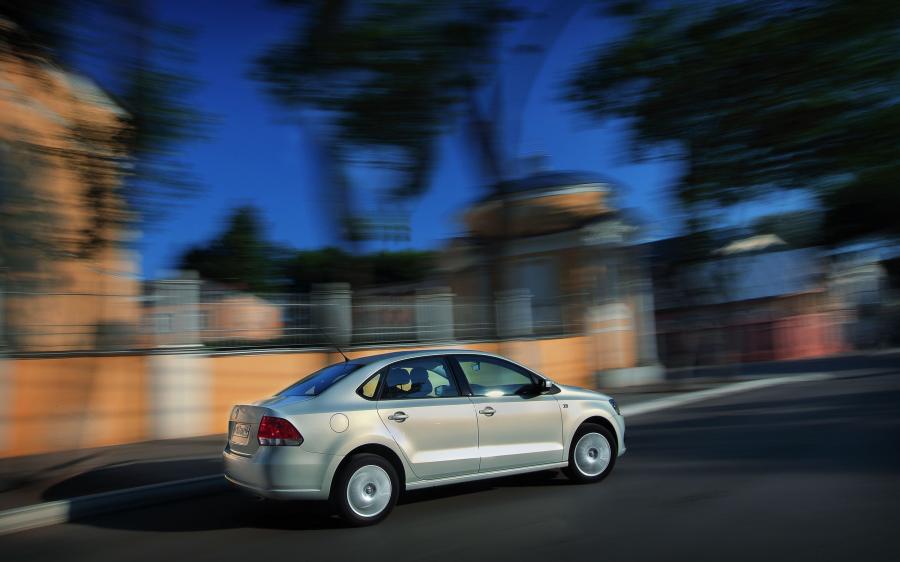  Volkswagen Polo Sedan 2010 года  (фото 81 из 123)